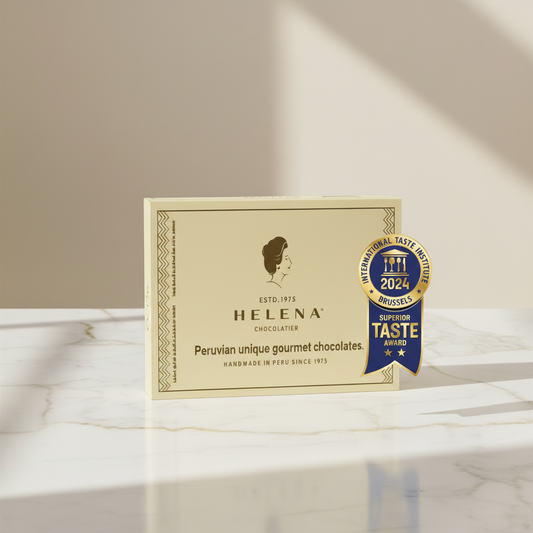 Helena Box – Award Badge Centered